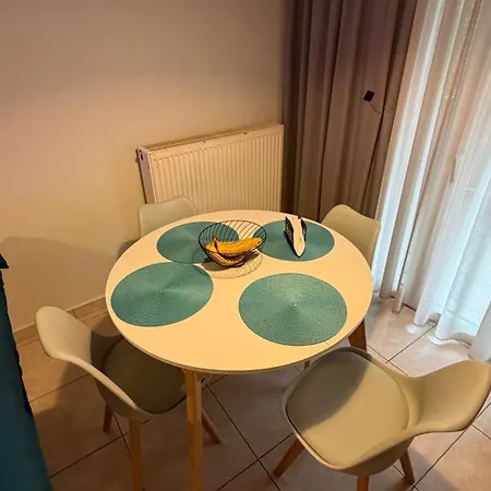 Cozy 1br With Parking By Opal Keys * Larissa